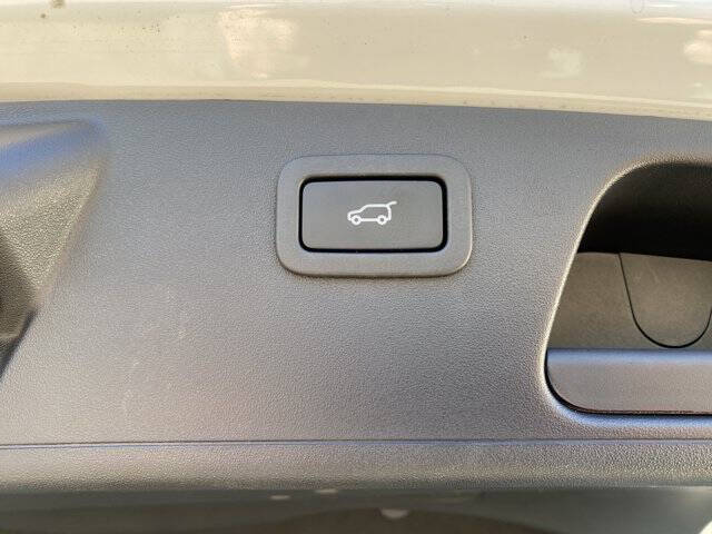 2022 Jaguar E-PACE P250 SE