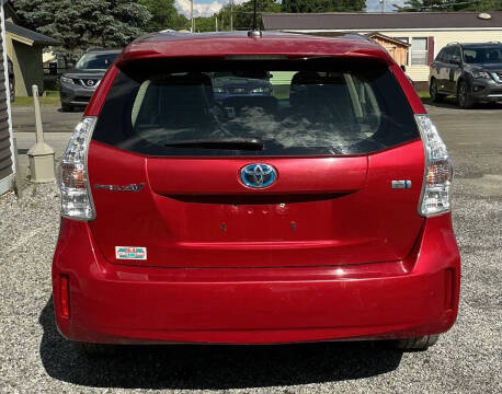 2013 Toyota Prius v Five