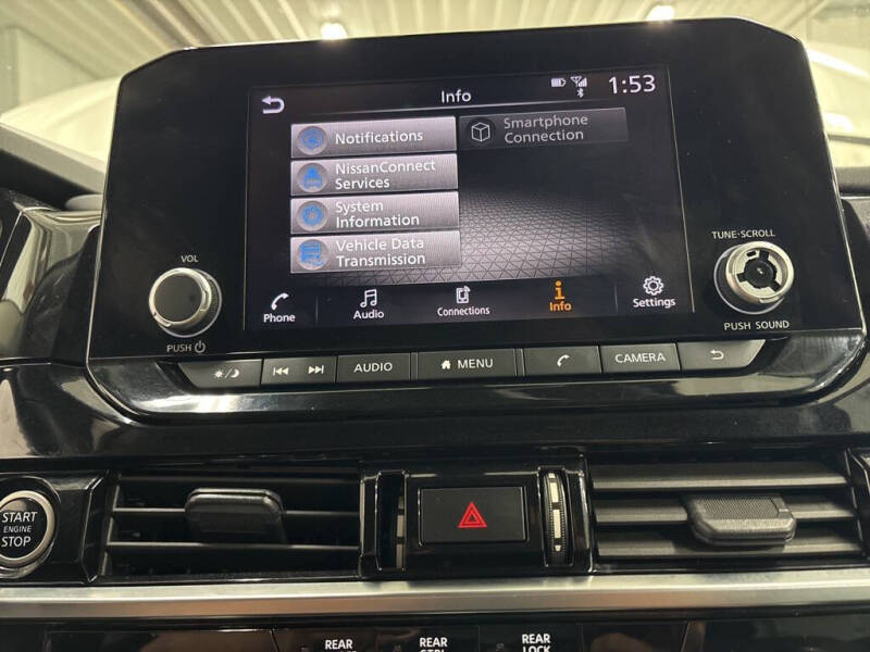 2023 Nissan Pathfinder SV