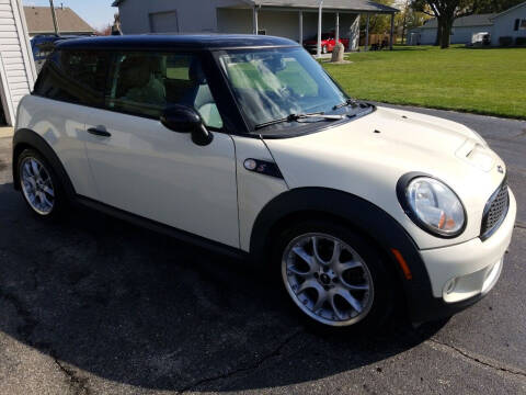 2008 MINI Cooper for sale at CALDERONE CAR & TRUCK in Whiteland IN