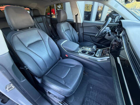 2019 Audi Q8 quattro Premium Plus 55 TFSI