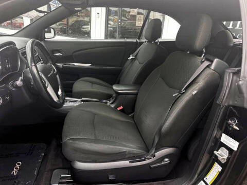 2012 Chrysler 200 Touring