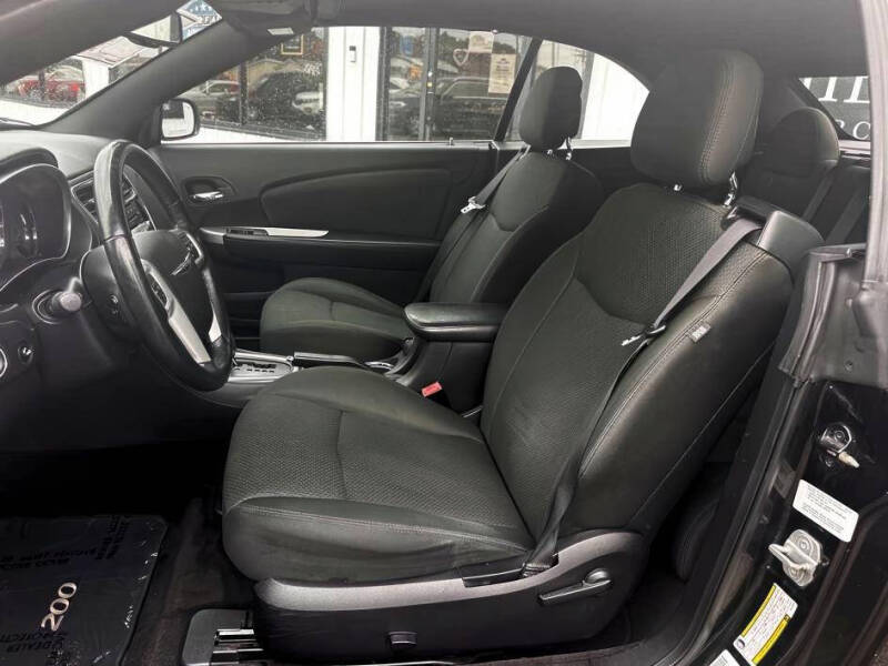 2012 Chrysler 200 Touring