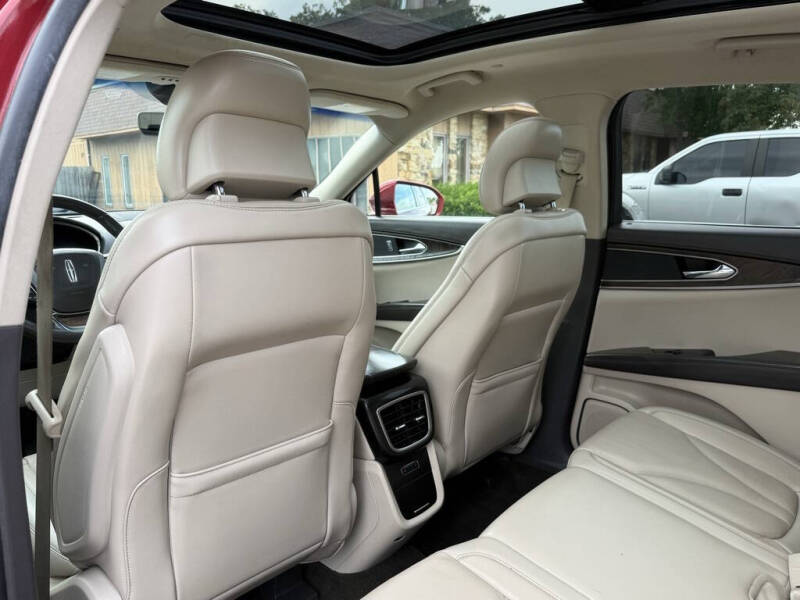 2019 Lincoln Nautilus Select