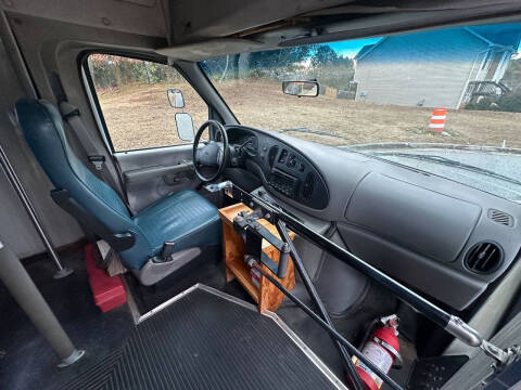 2002 Ford E-Series E-350 SD