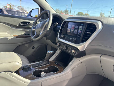 2017 GMC Acadia SLE-2