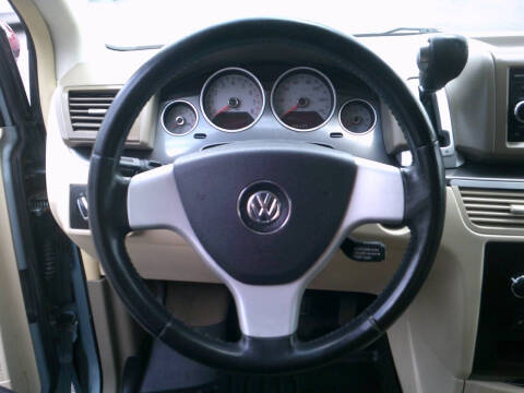 2009 Volkswagen Routan SE