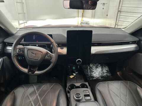 2022 Ford Mustang Mach-E Select