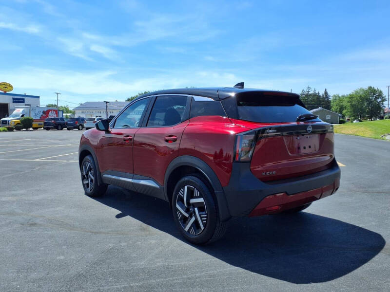 2025 Nissan Kicks SV