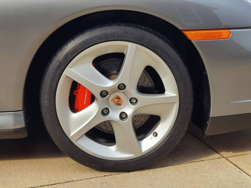 2004 Porsche 911 Carrera 4S