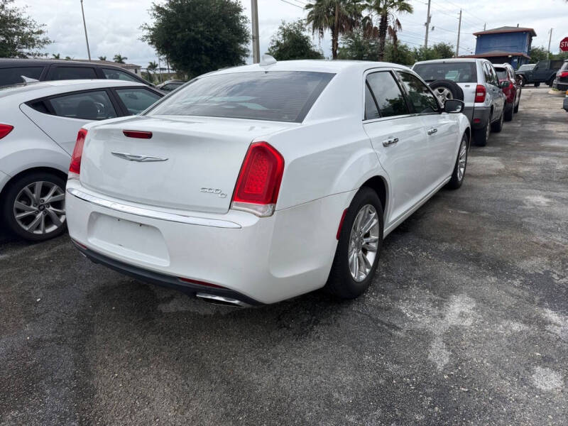 2016 Chrysler 300 C