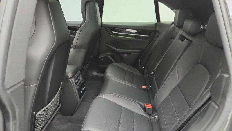 2025 Porsche Macan Electric