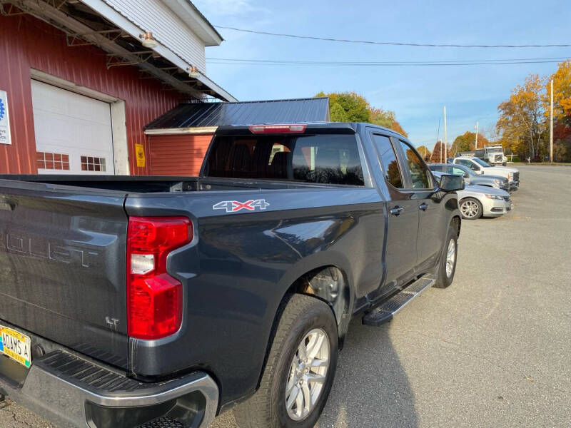 2020 Chevrolet Silverado 1500 LT photo 2