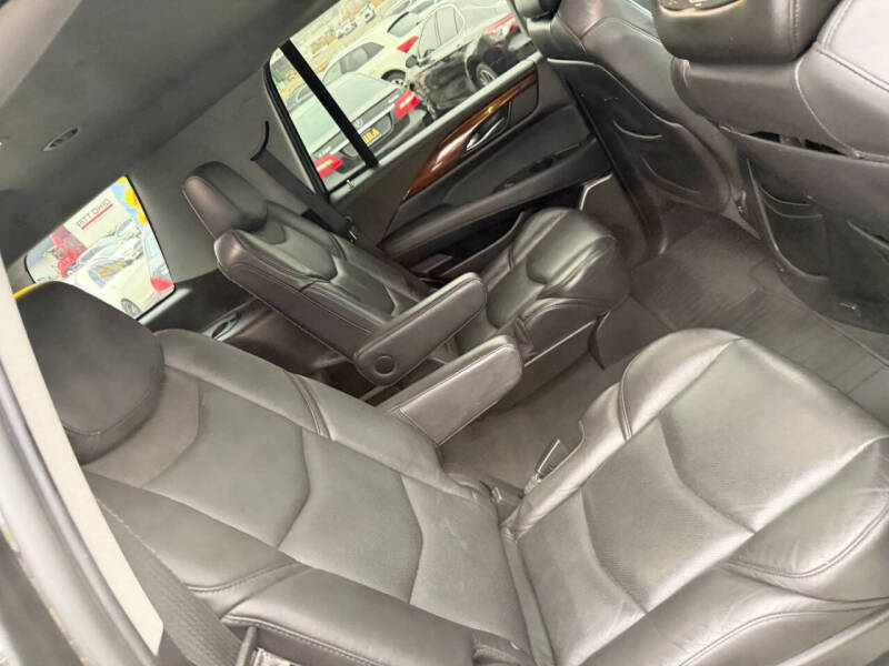 2019 Cadillac Escalade Luxury