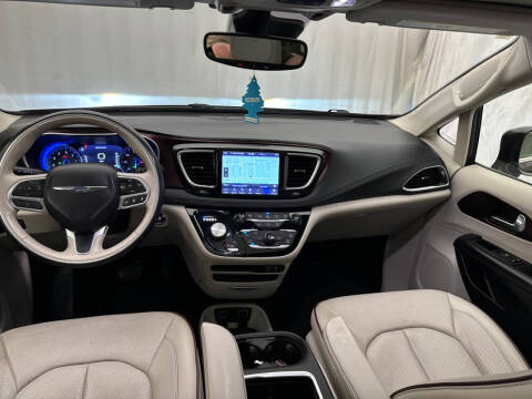 2019 Chrysler Pacifica Limited 35th Anniversary