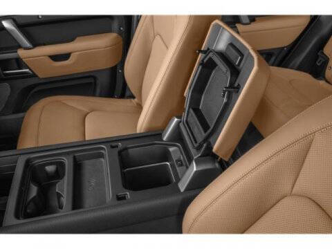 2024 Land Rover Defender 110 V8 P500 SE