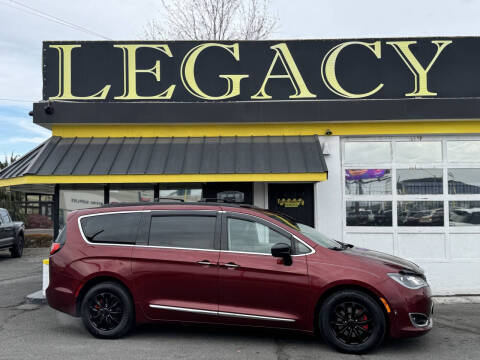 2017 Chrysler Pacifica Touring-L