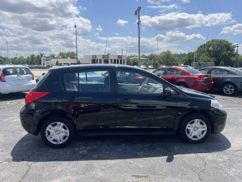 2011 Nissan Versa 1.8 S