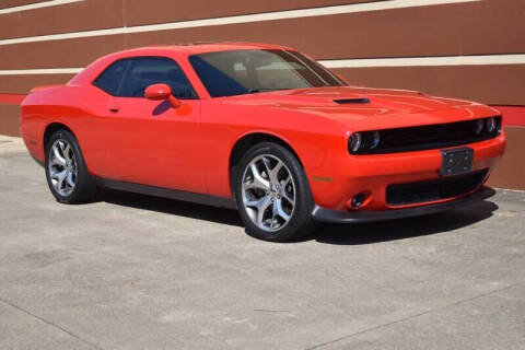 2016 Dodge Challenger SXT Plus