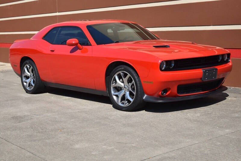 2016 Dodge Challenger SXT Plus