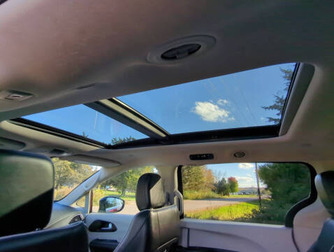 2023 Chrysler Pacifica Plug-In Hybrid Limited