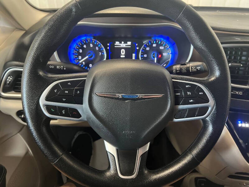 2021 Chrysler Voyager LX