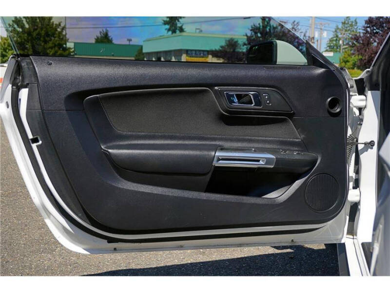 2017 Ford Mustang V6