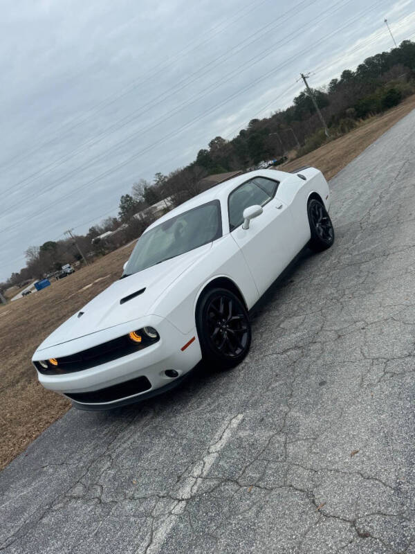 2020 Dodge Challenger SXT's photo