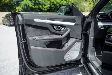 2024 Lamborghini Urus S