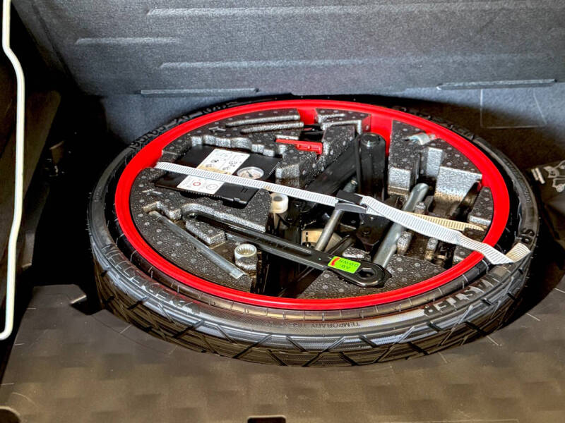 2022 Porsche Cayenne Platinum Edition