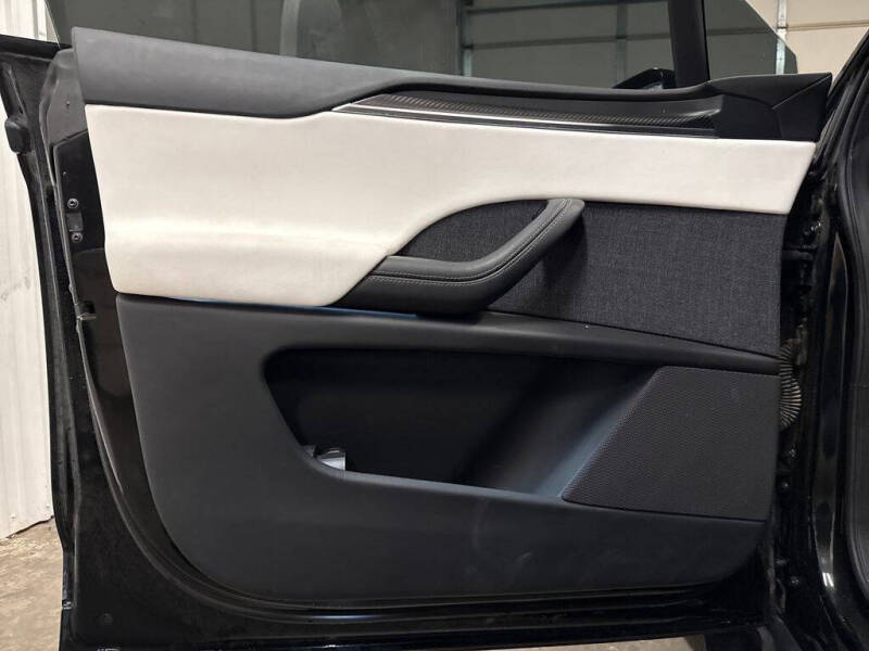 2022 Tesla Model X Plaid