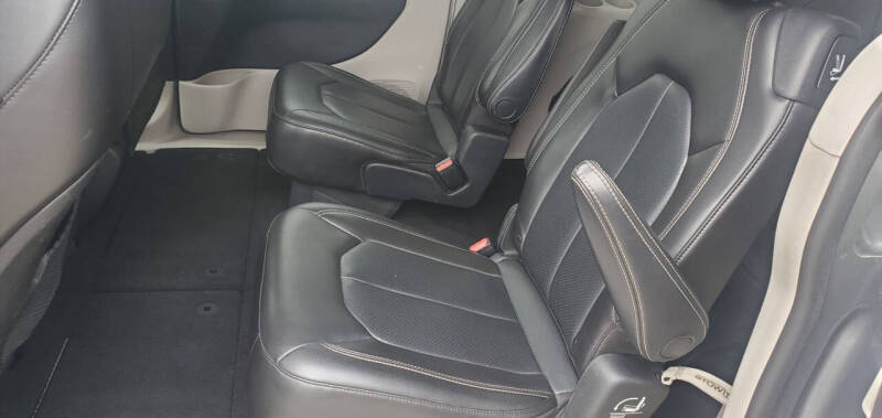 2020 Chrysler Voyager LXi