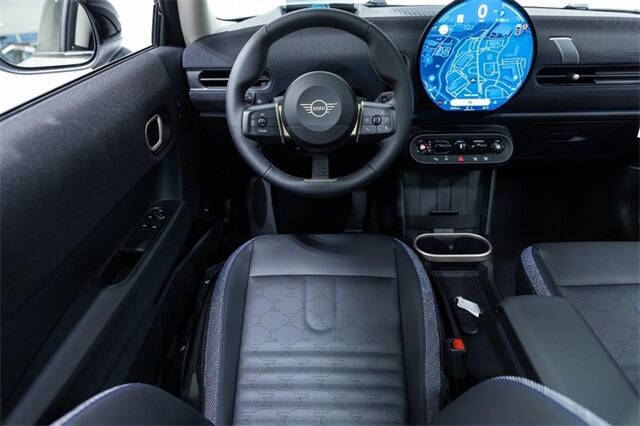 2025 MINI Hardtop 2 Door Cooper Signature Trim