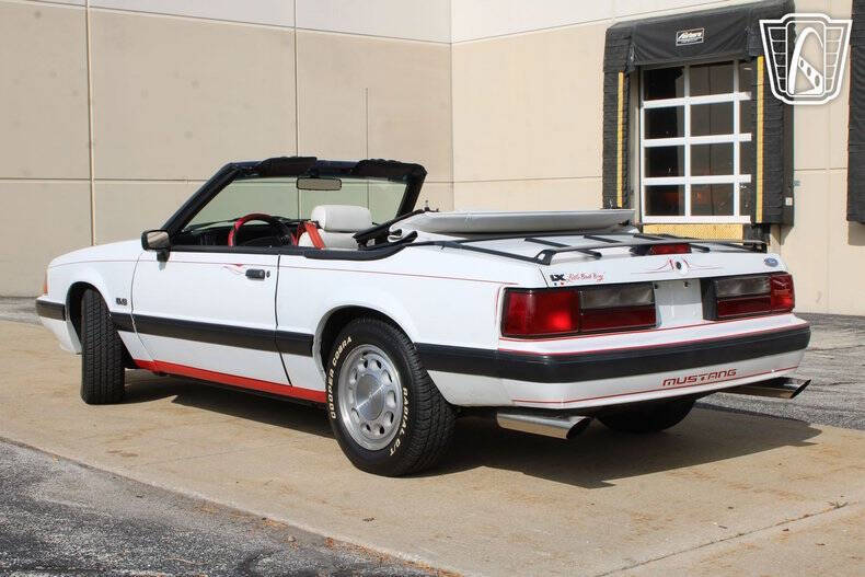 1990 Ford Mustang