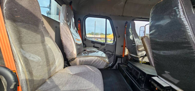 2016 Freightliner 108 SD