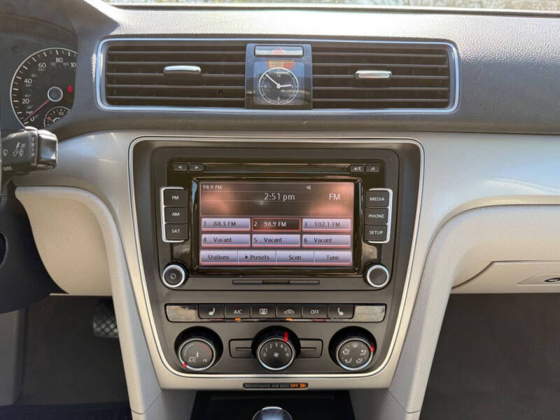 2015 Volkswagen Passat 1.8T Limited Edition