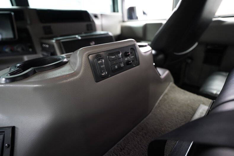 2002 HUMMER H1 Open Top