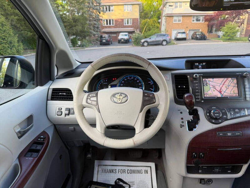 2011 Toyota Sienna XLE 7-Passenger