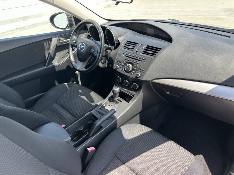 2013 Mazda MAZDA3 i Touring