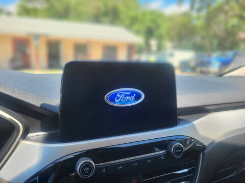 2020 Ford Escape SE