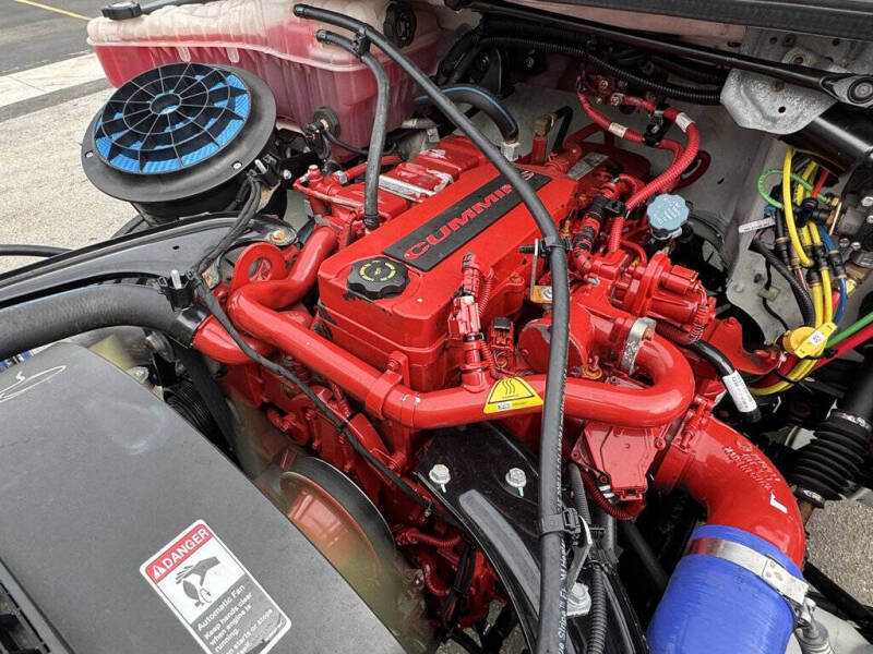 2019 Freightliner M2 106