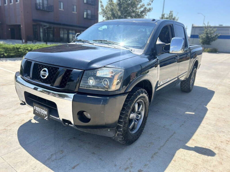 2015 Nissan Titan PRO-4X's photo