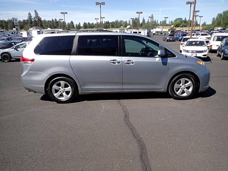 2011 Toyota Sienna