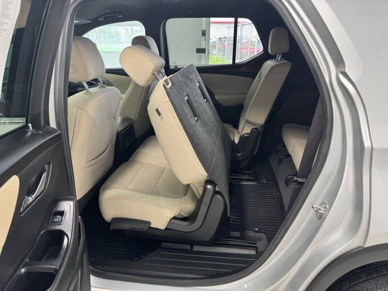 2022 Chevrolet Traverse LS