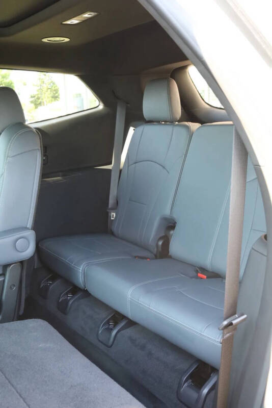 2022 Buick Enclave Essence