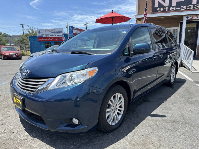2012 Toyota Sienna XLE 8-Passenger