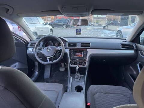 2017 Volkswagen Passat 1.8T S