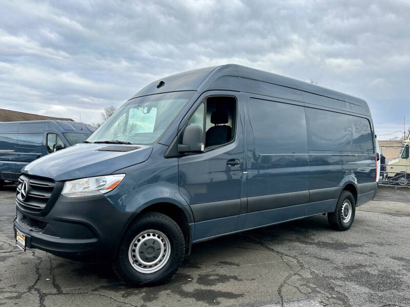 2019 Mercedes-Benz Sprinter Crew Van Base's photo