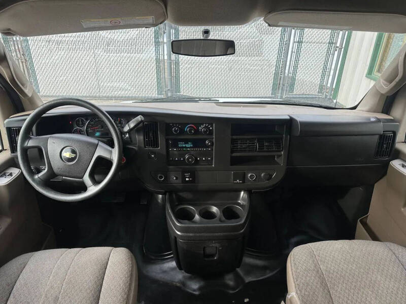 2017 Chevrolet Express 2500