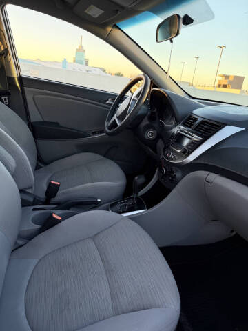 2016 Hyundai Accent SE